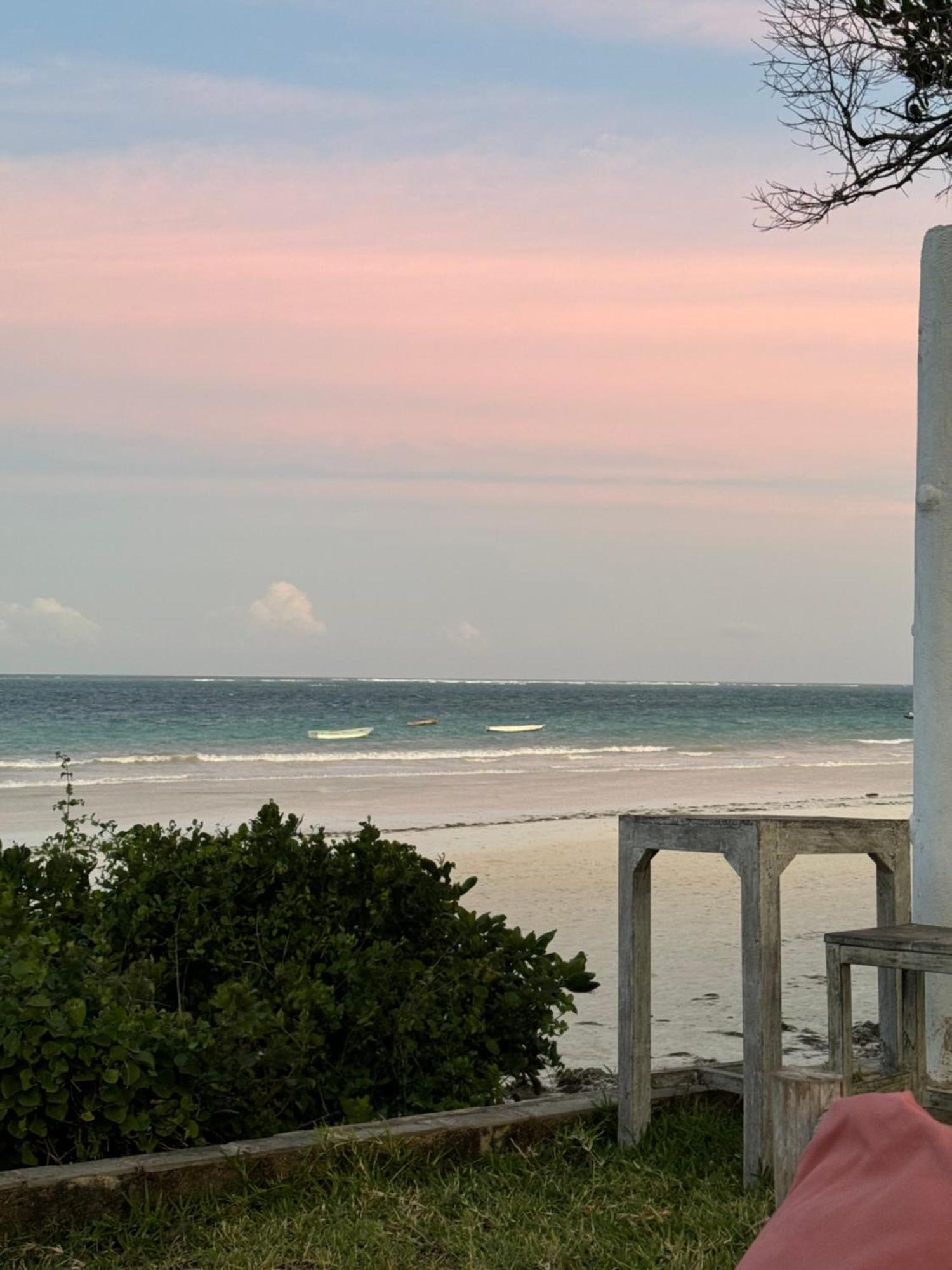 Ocean Paradise Beach Apartment Galu エクステリア 写真